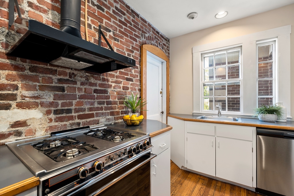 43 Linnaean Street # 42A
