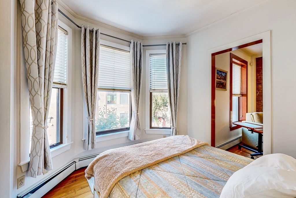 12 Isabella St # 3