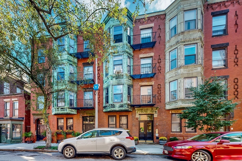 12 Isabella St # 3