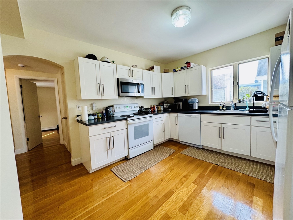 59 Waverly Street # 2