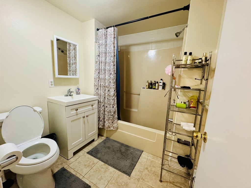 59 Waverly Street # 2