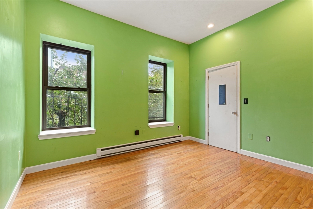 231 W Newton St # 3