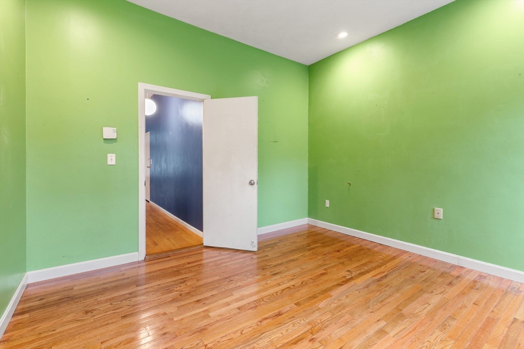 231 W Newton St # 3