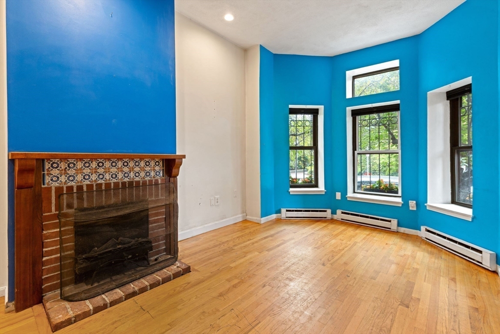 231 W Newton St # 3