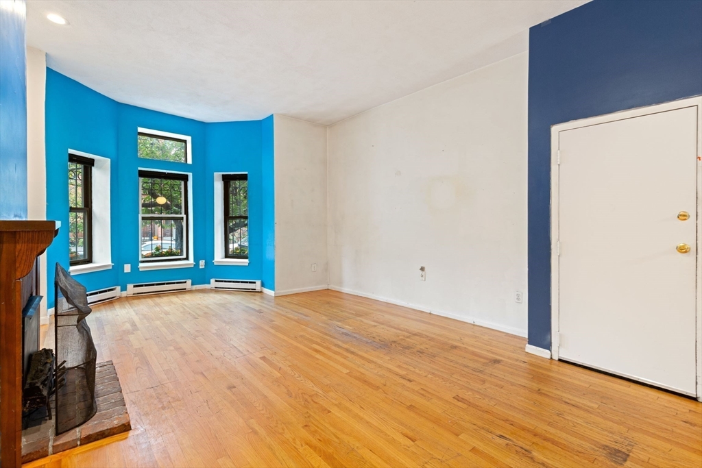 231 W Newton St # 3