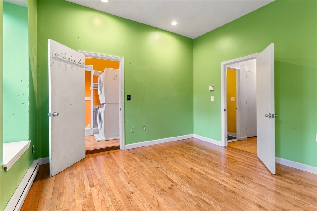231 W Newton St # 3