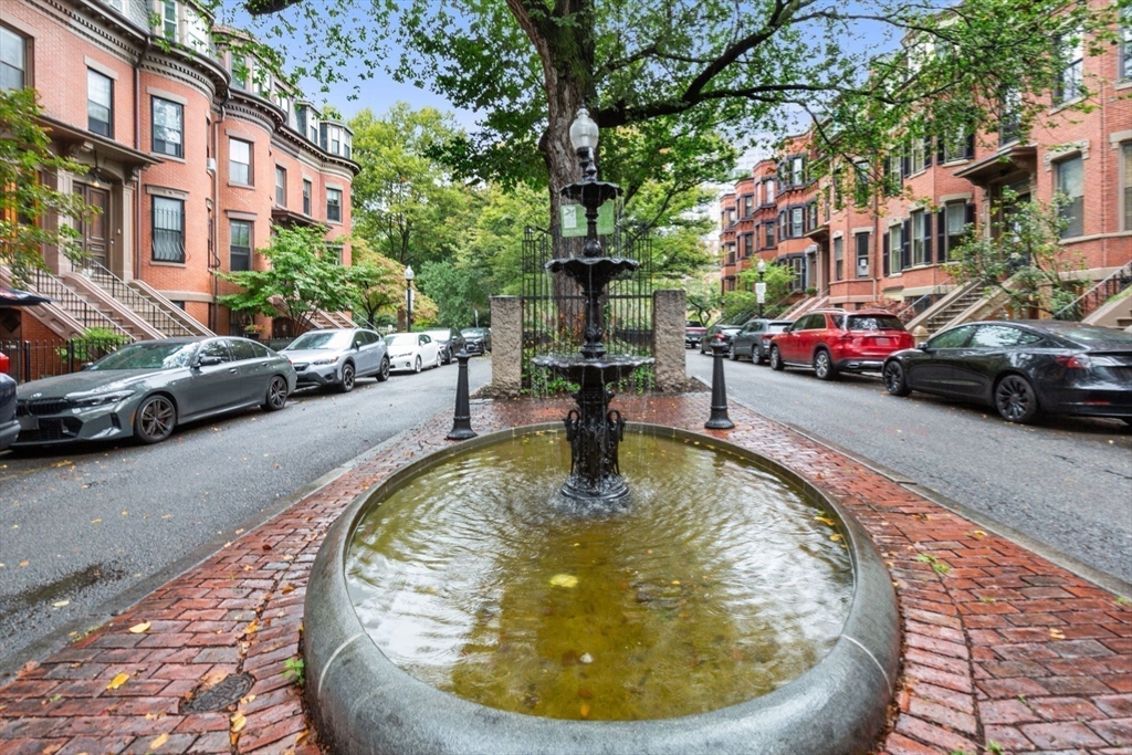 231 W Newton St # 3