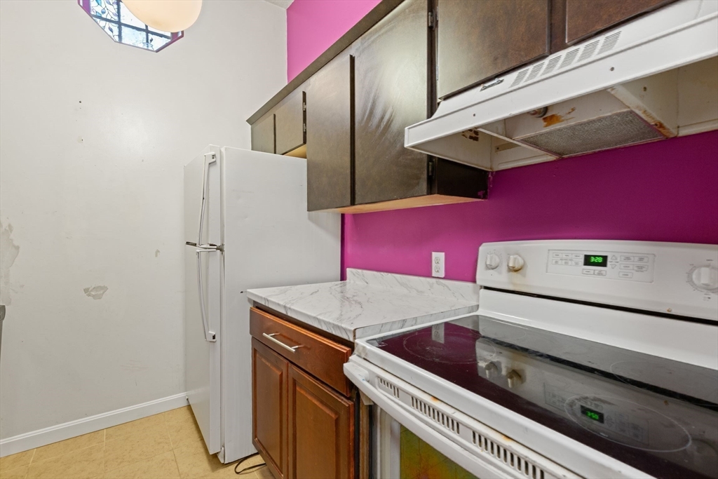 231 W Newton St # 3
