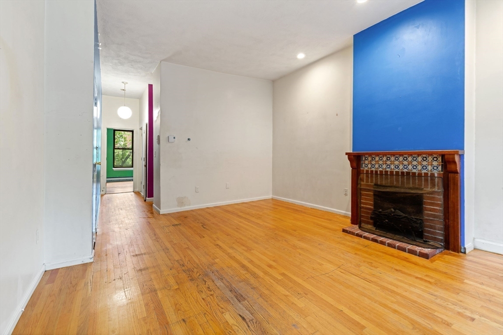 231 W Newton St # 3