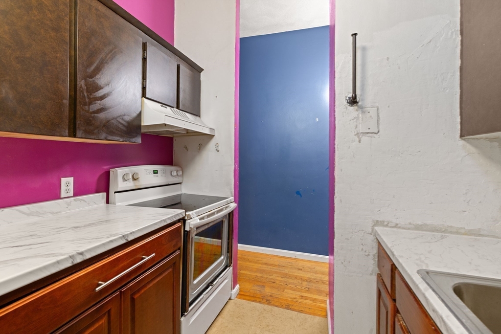 231 W Newton St # 3