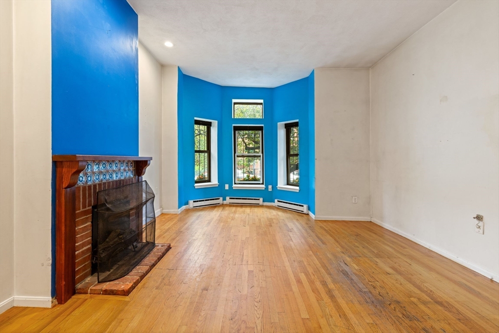 231 W Newton St # 3