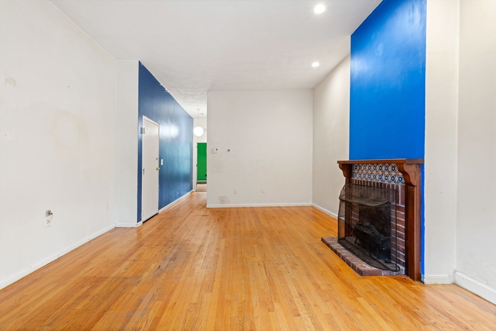 231 W Newton St # 3