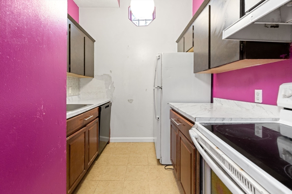 231 W Newton St # 3