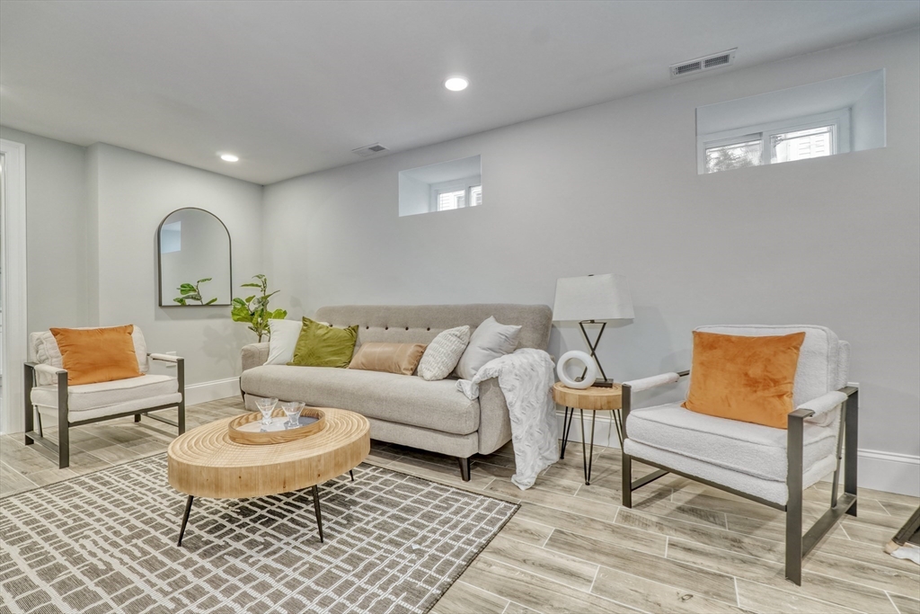 33 Hamilton St