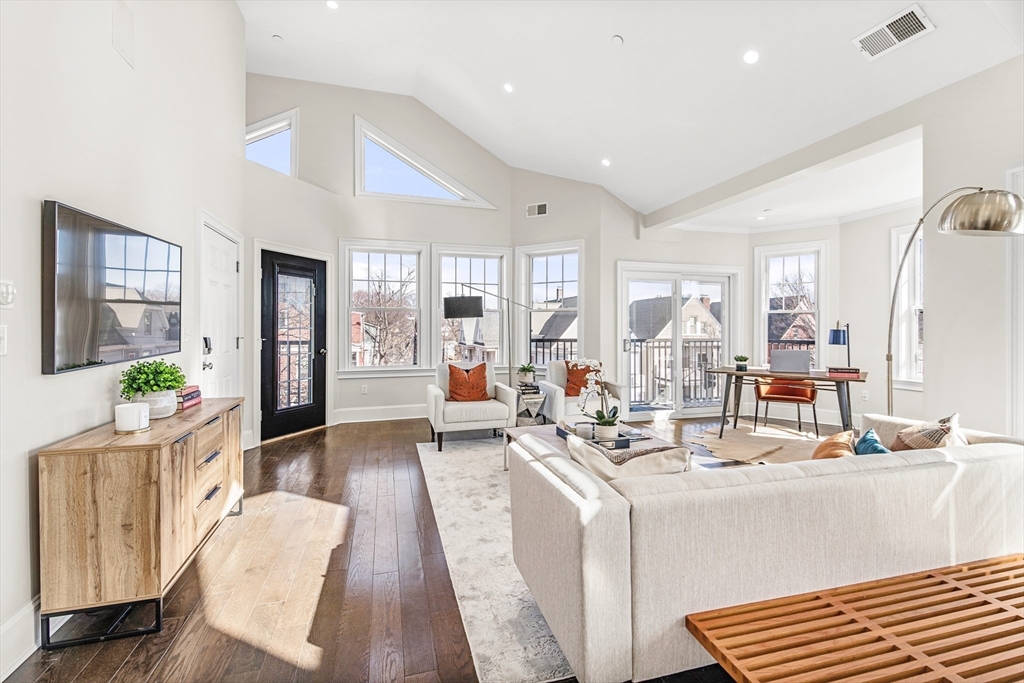 384 Highland Ave # 3