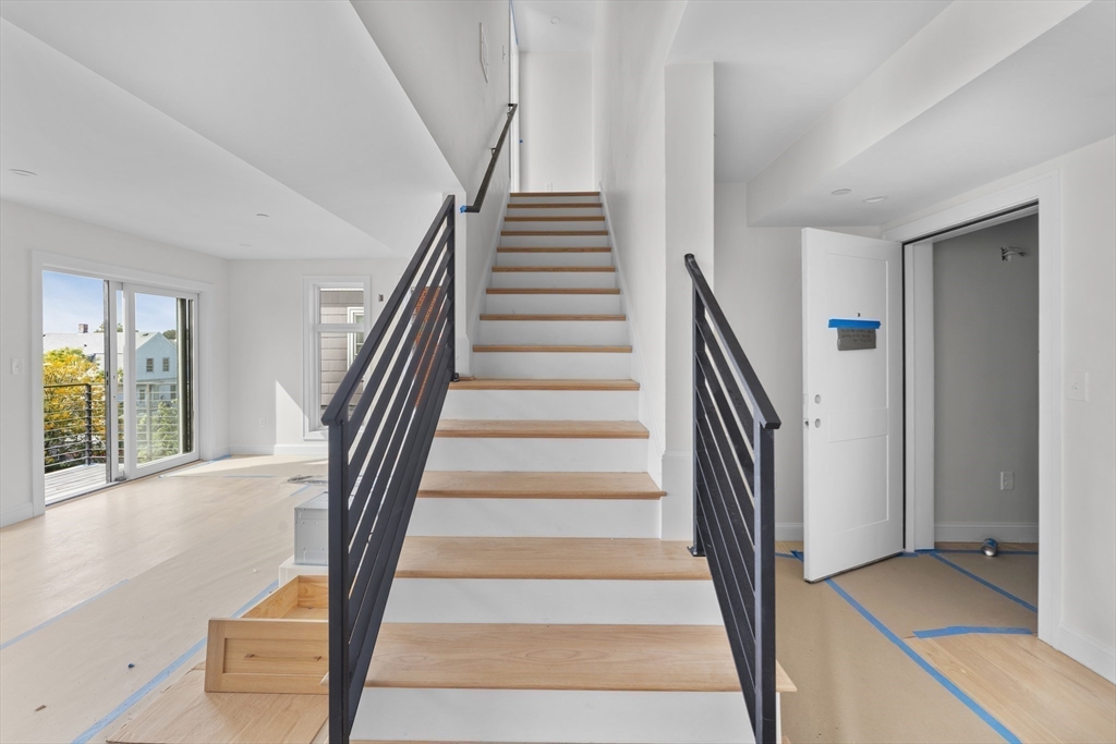 595 Broadway # 202