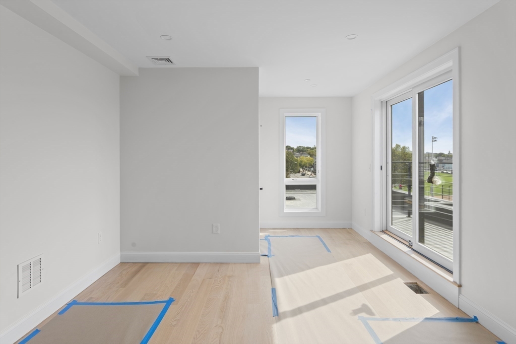 595 Broadway # 202