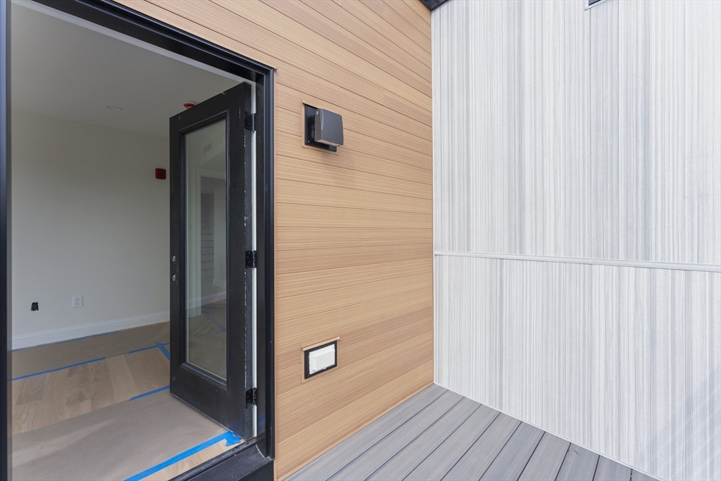 595 Broadway # 202
