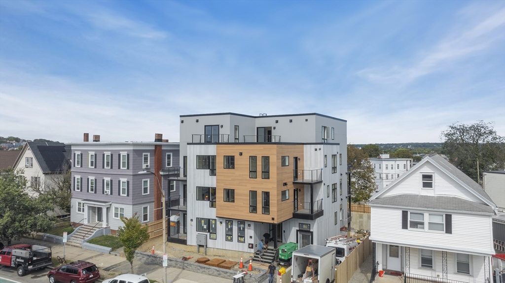 595 Broadway # 202