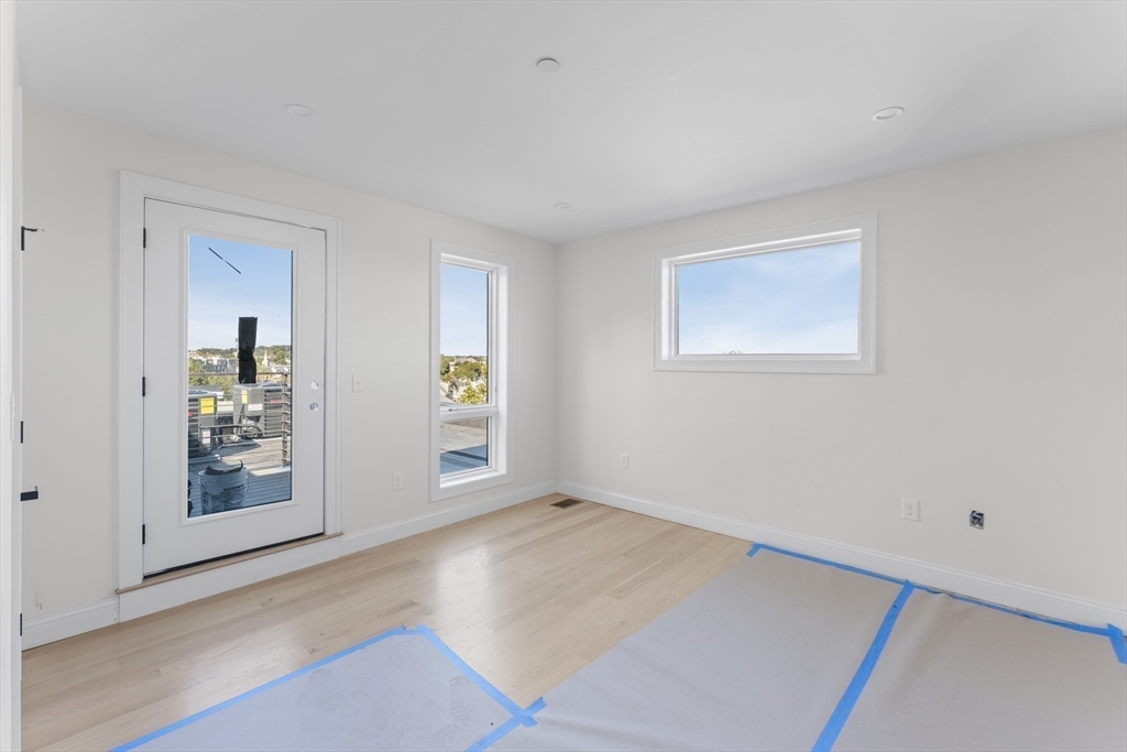 595 Broadway # 202