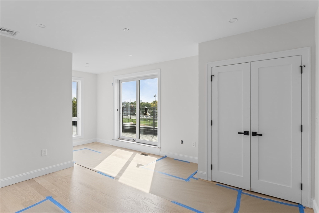 595 Broadway # 202