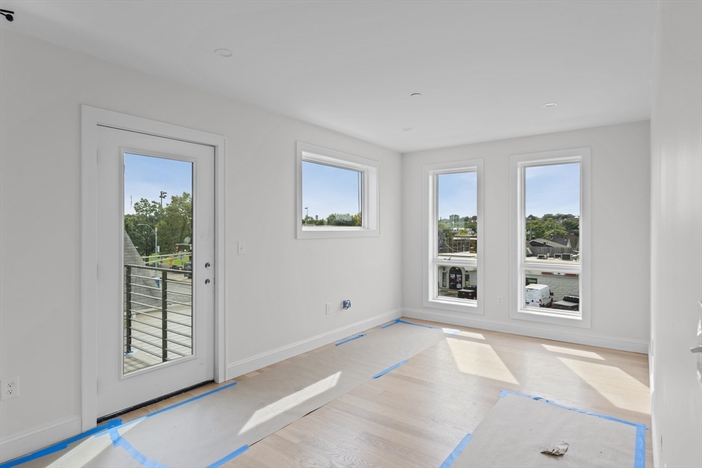 595 Broadway # 202