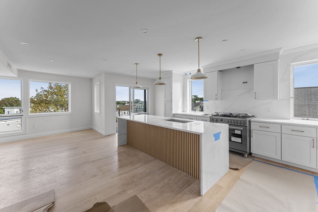595 Broadway # 202