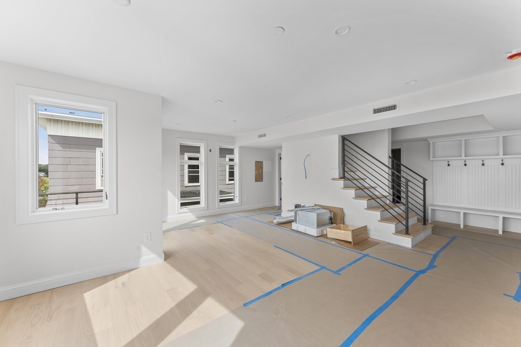 595 Broadway # 202