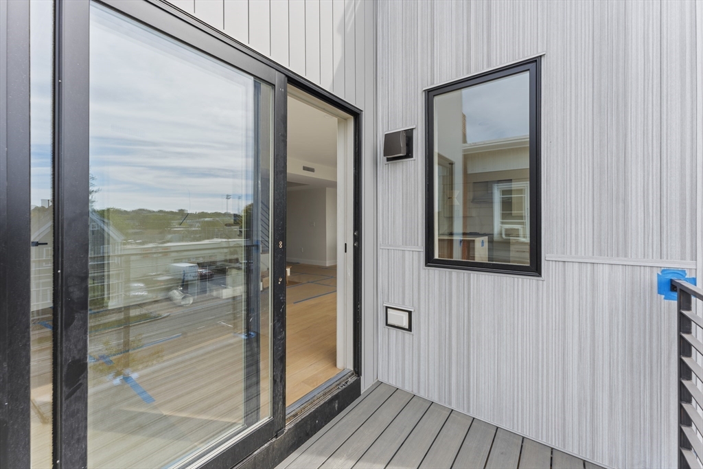 595 Broadway # 202