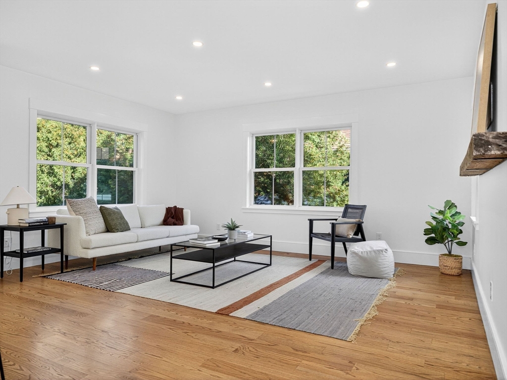31 Houghton St # B