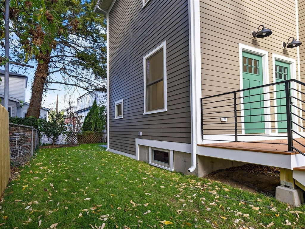 31 Houghton St # B