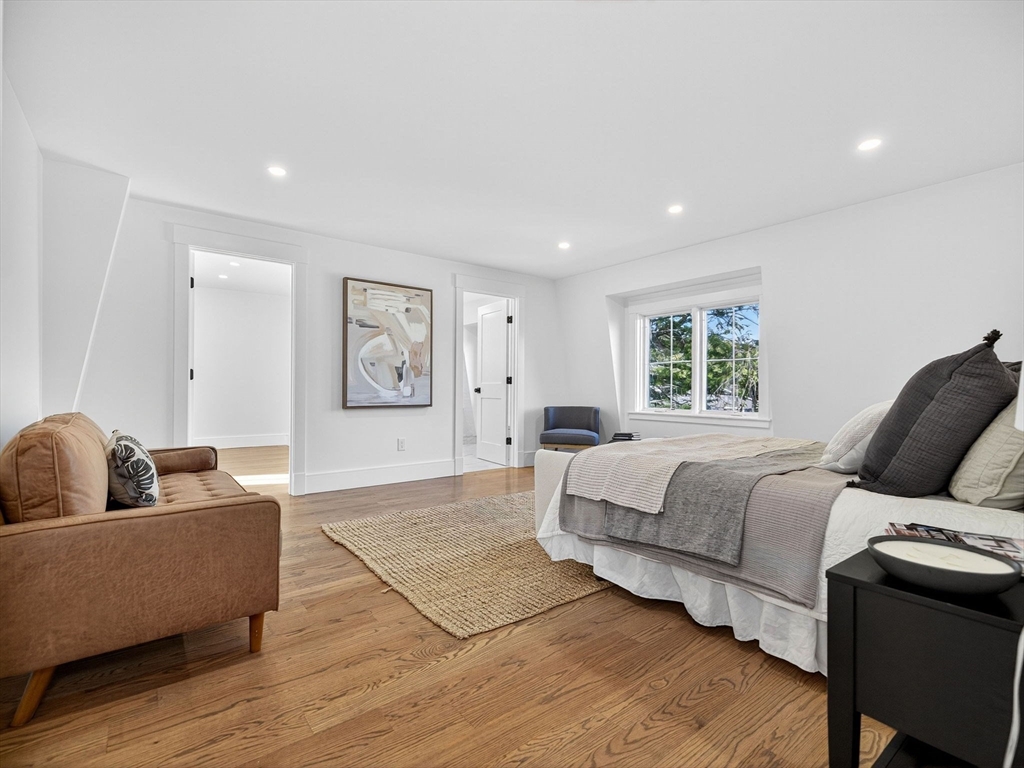 31 Houghton St # B