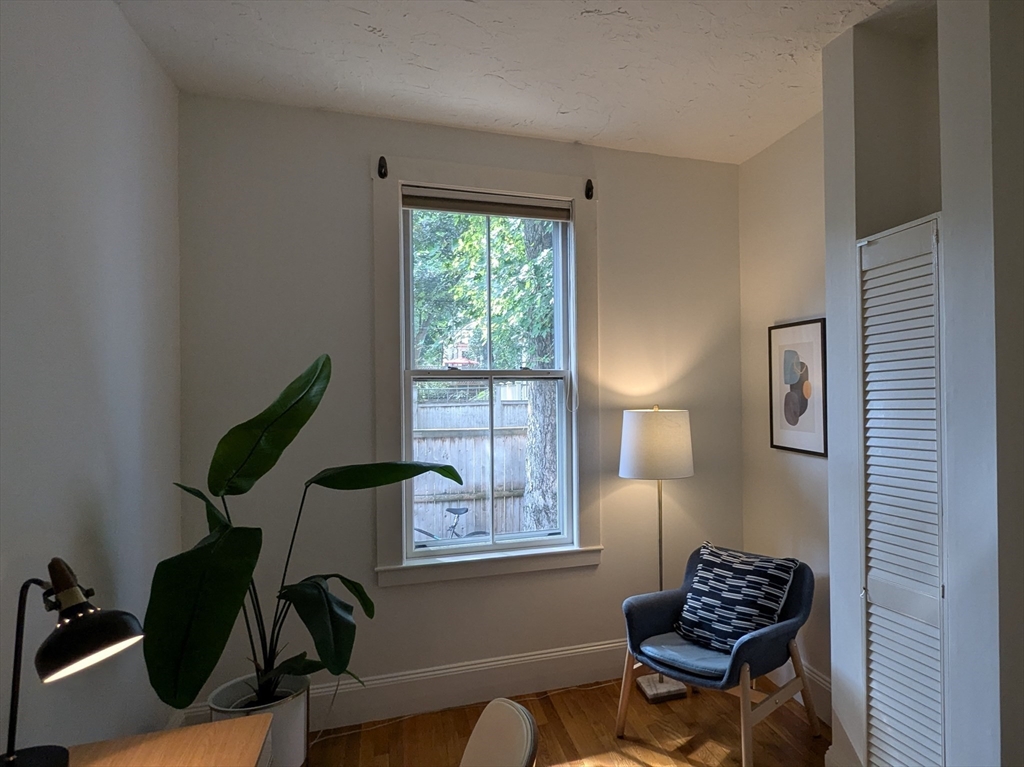 22 Bigelow St # 1C