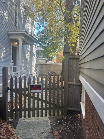 22 Bigelow St # 1C