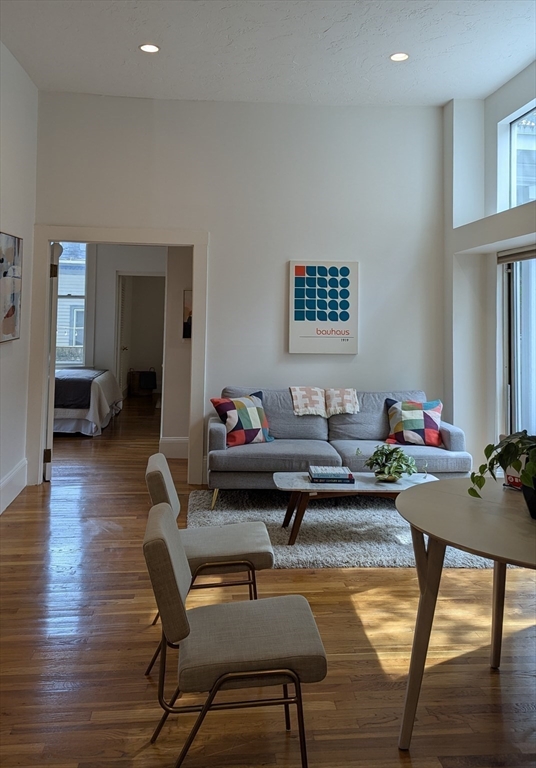 22 Bigelow St # 1C