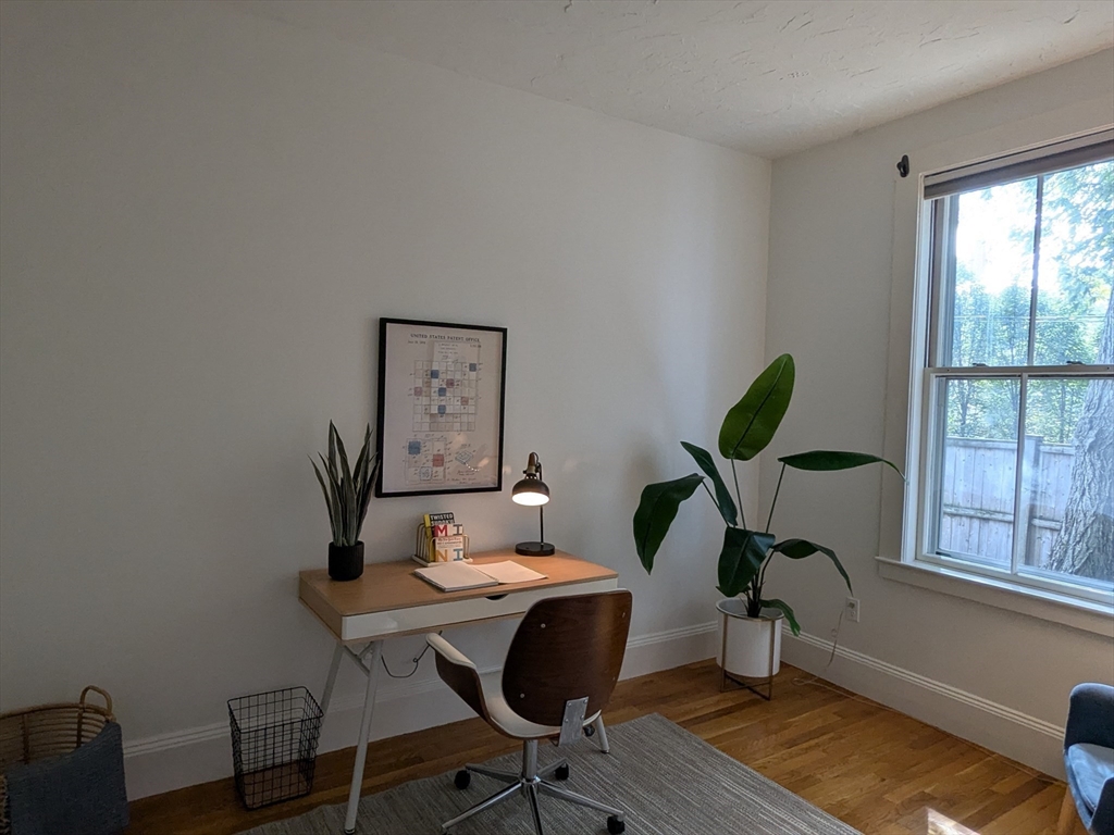 22 Bigelow St # 1C