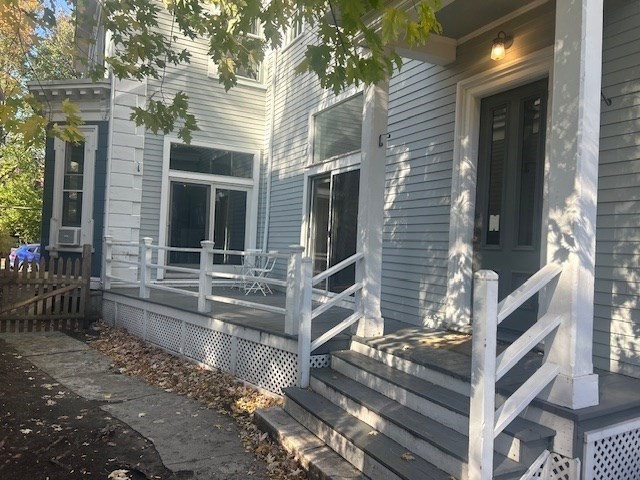 22 Bigelow St # 1C