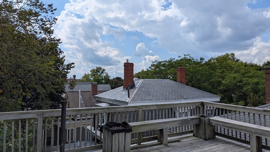 22 Bigelow St # 1C