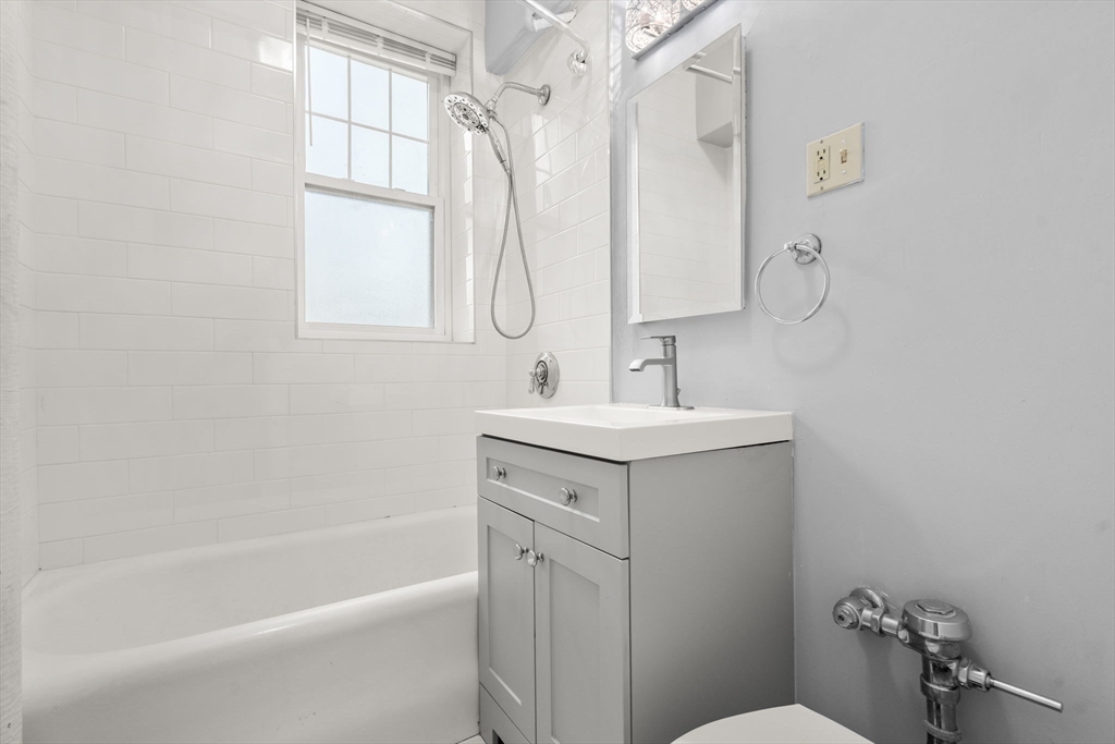 1945 Commonwealth Avenue # 4