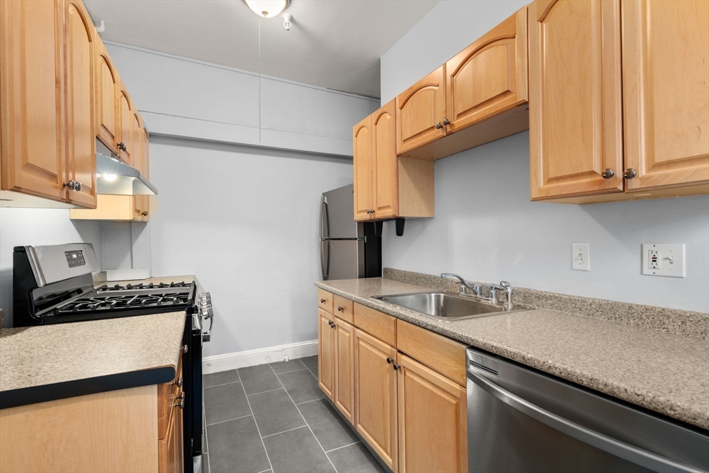 1945 Commonwealth Avenue # 4