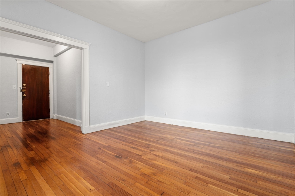 1945 Commonwealth Avenue # 4