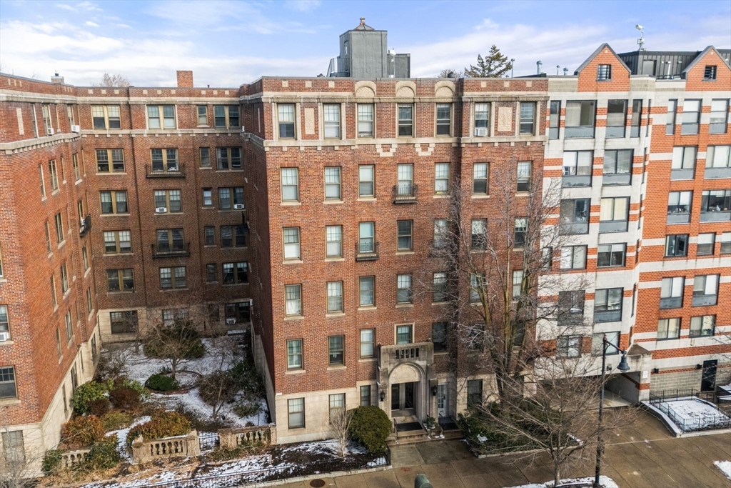 1945 Commonwealth Avenue # 4