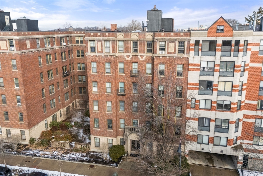 1945 Commonwealth Avenue # 4