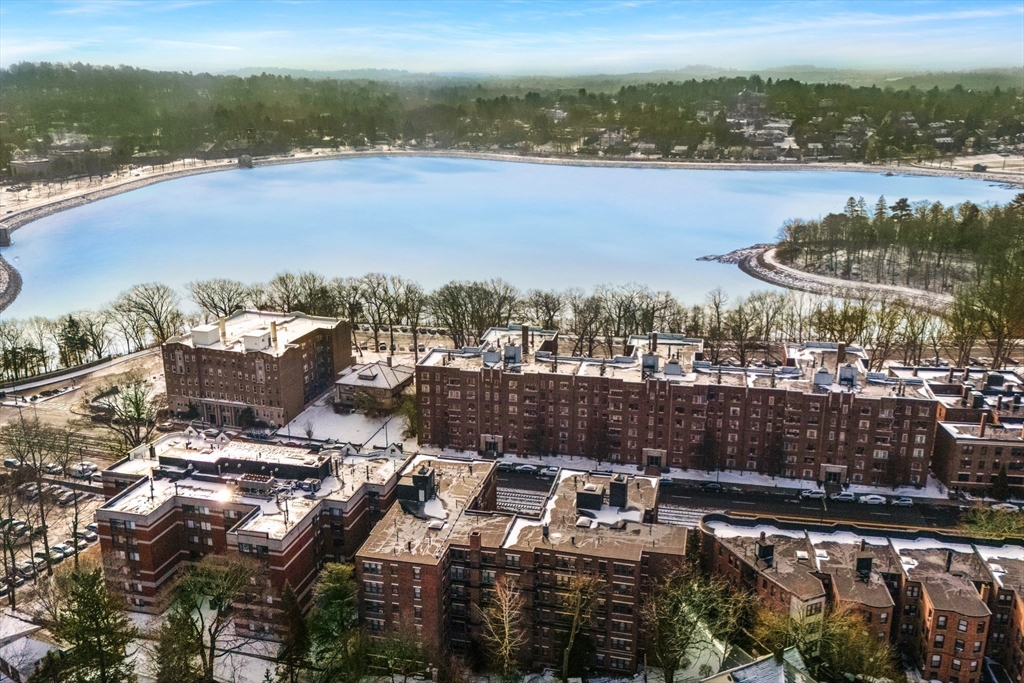 1945 Commonwealth Avenue # 4