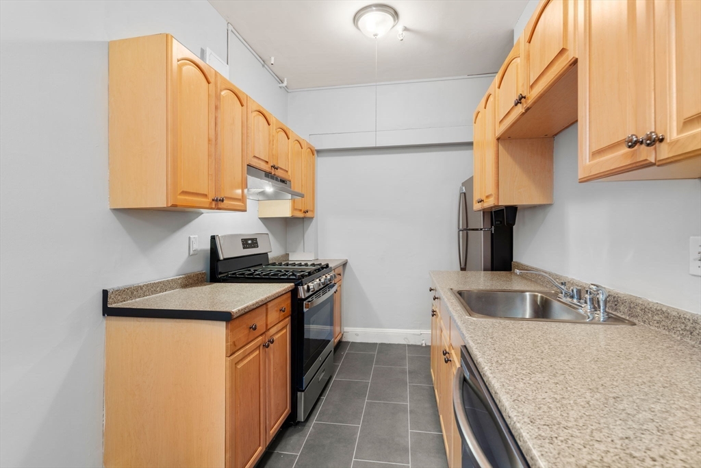 1945 Commonwealth Avenue # 4