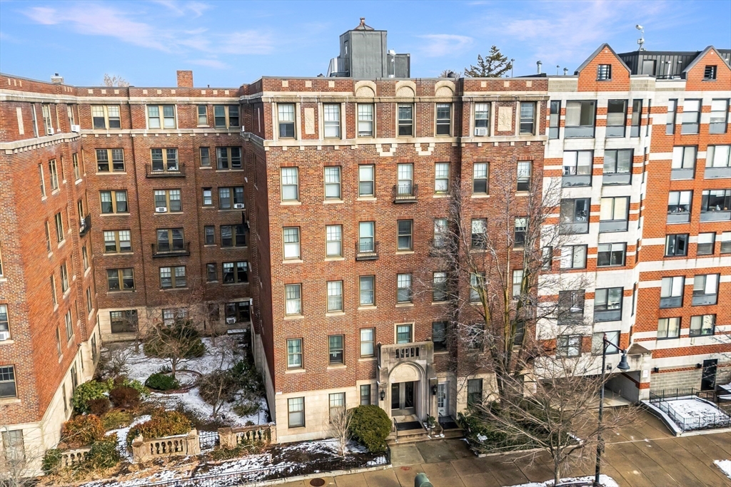 1945 Commonwealth Avenue # 4