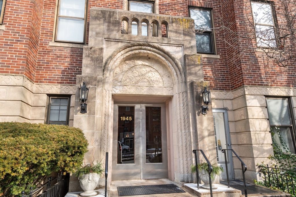 1945 Commonwealth Avenue # 4