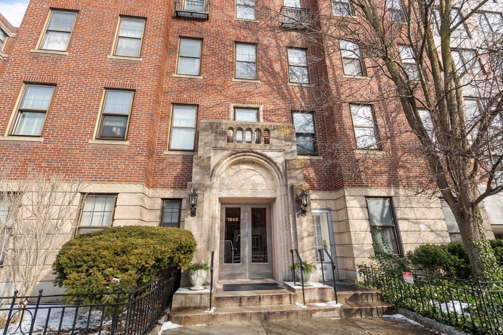 1945 Commonwealth Avenue # 4
