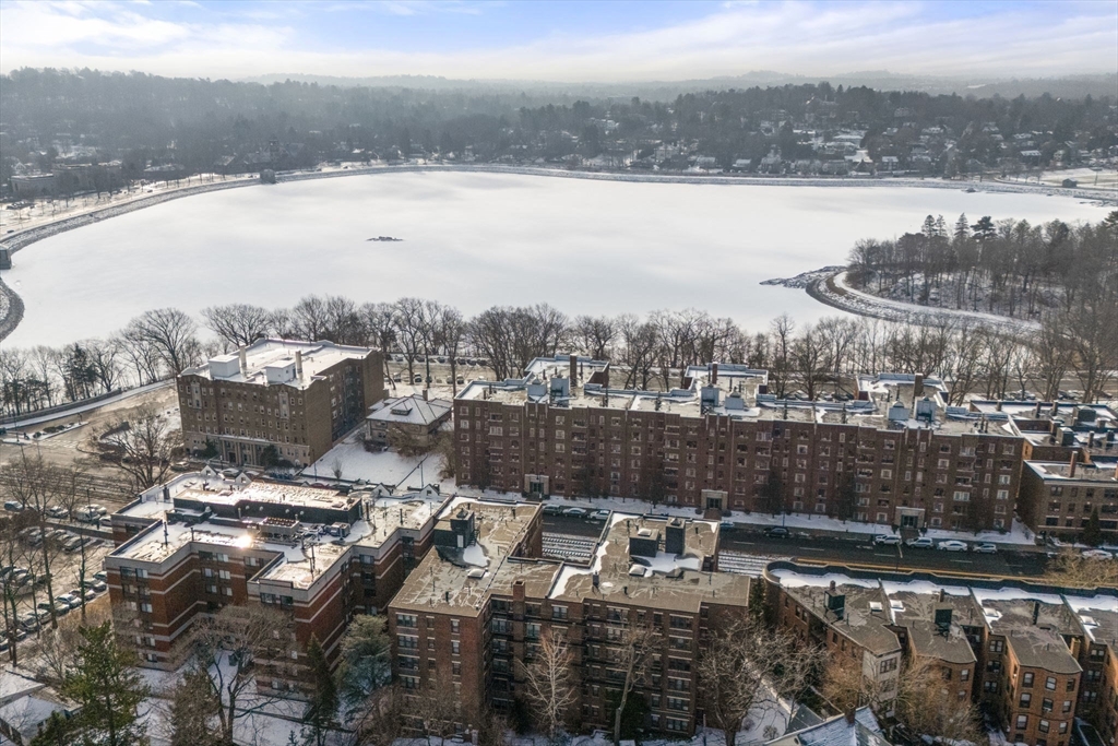 1945 Commonwealth Avenue # 4