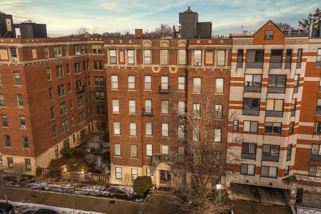 1945 Commonwealth Avenue # 4
